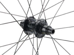 ZIPP 303 S Carbon Tubeless Disc Center Lock Laufradsatz 12 ZIPP 303 S Carbon Tubeless Disc Center Lock Laufradsatz -Fahrradteile 475252